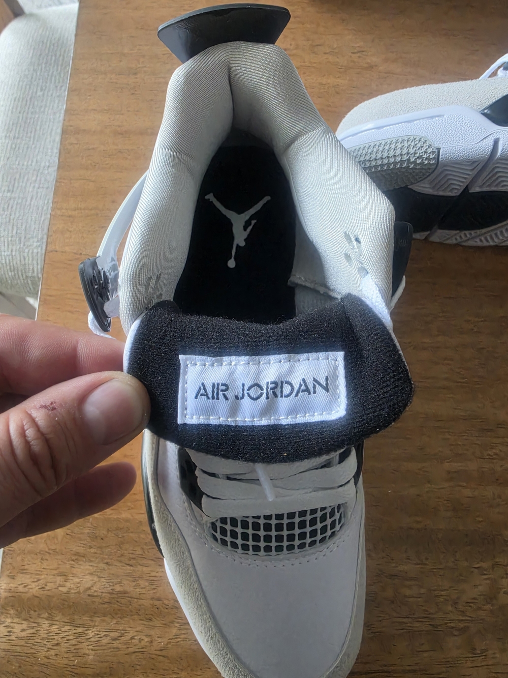 Nike Air Jordan 4 Retro "Military Black - Picture 5 of 7